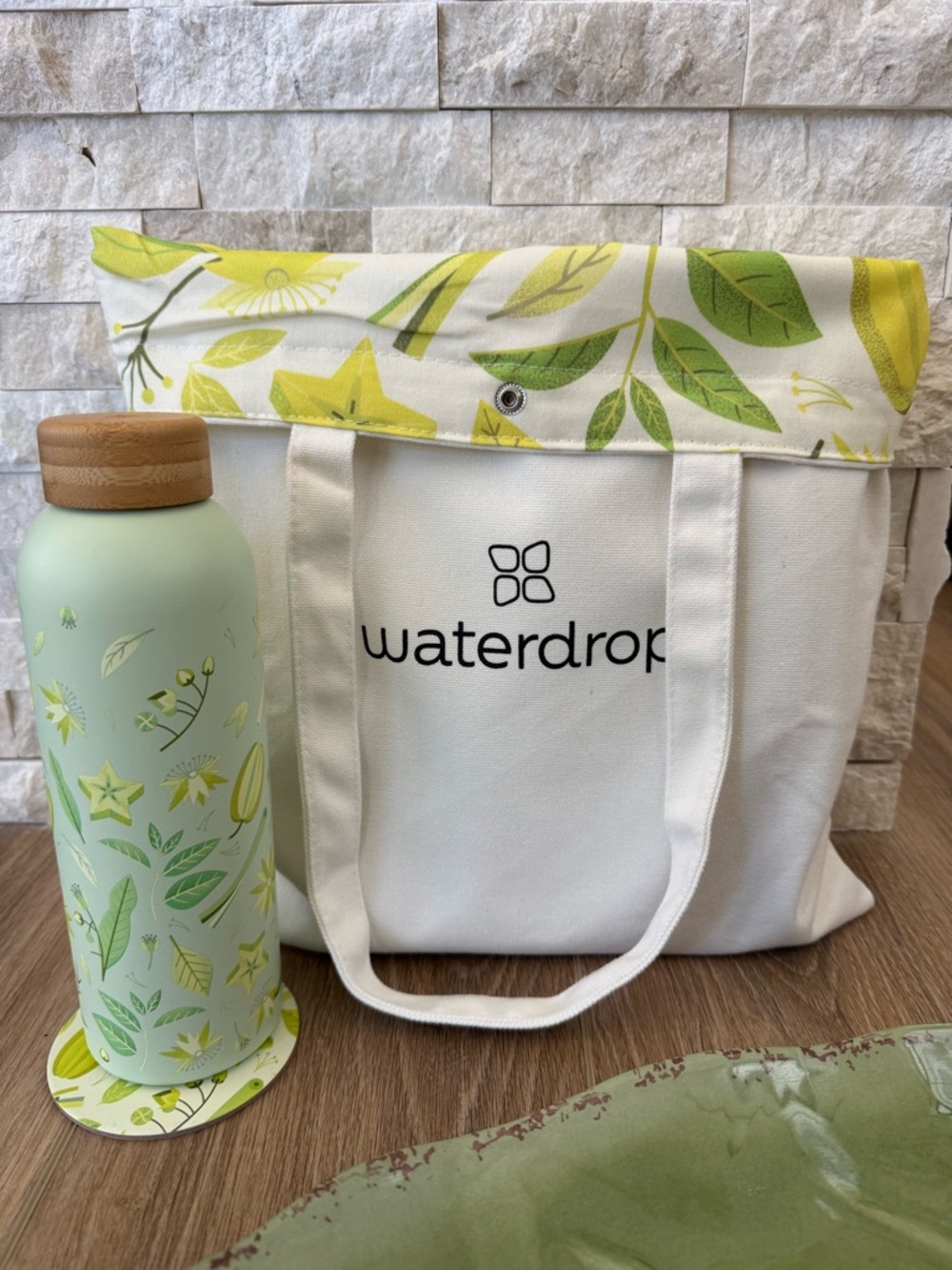 Insulated Water Bottle 20oz & Matching Tote Bag & Coaster pastel green New!